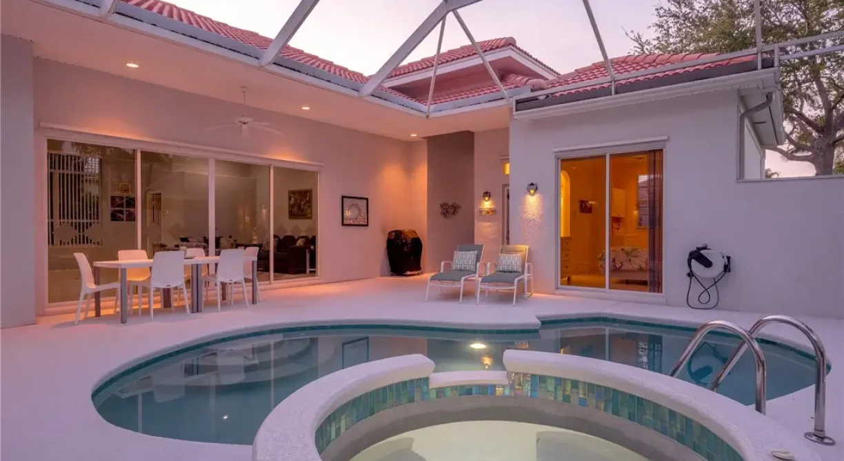 919-Island-Club-Square-Pool